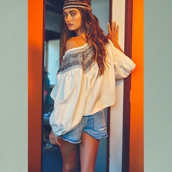 NWT FREE PEOPLE Iggie Embroidered Scoop Neck Long Sleeve Cotton Crop Top/Md - Picture 6 of 16